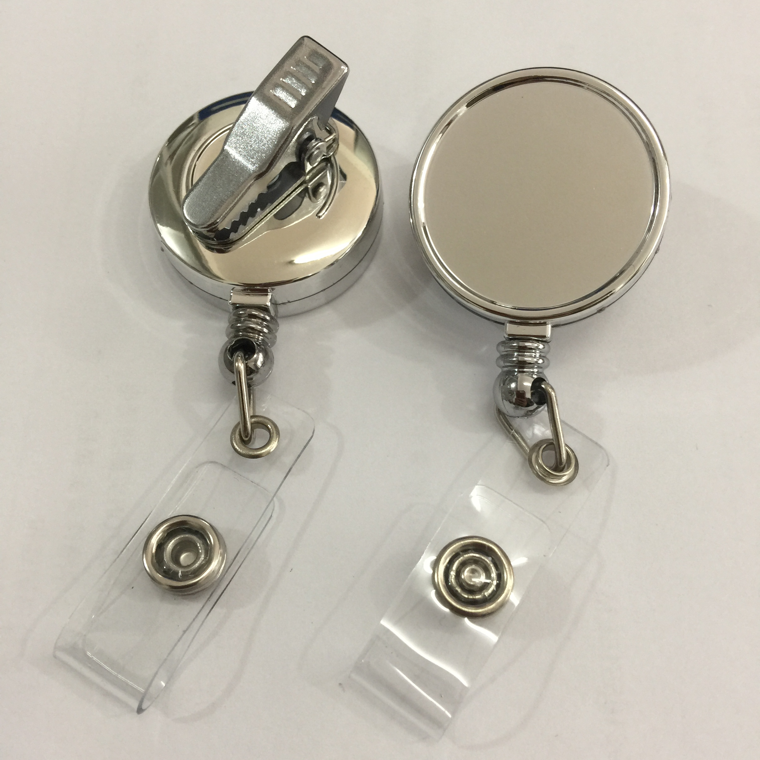 32 mm Round UV chrome silver retractable badge holder with crocodile clip